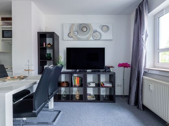 Modern, bright & comfortable 1 room apartment, floor-to-ceiling panoramic windows near main station