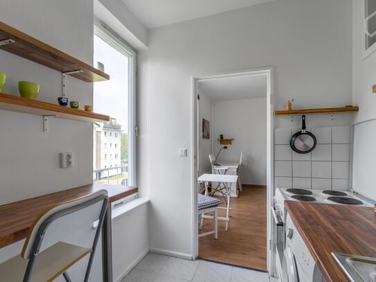 Amazing, clear, rustic apartment at metro U6