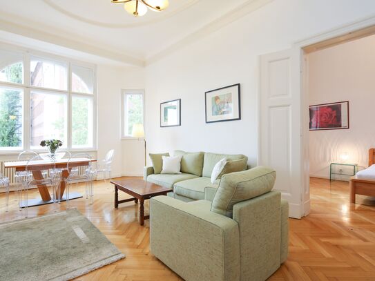 Hochwertige und gepflegte 3,5 Zimmer Wohnung im repräsentativen Altbau und perfekter Lage Nähe Savigniplatz