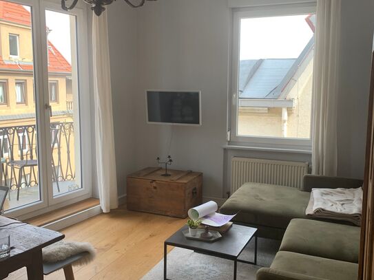 Unique apartment in an old building in the heart of Stuttgart-West: charm, comfort and perfect location