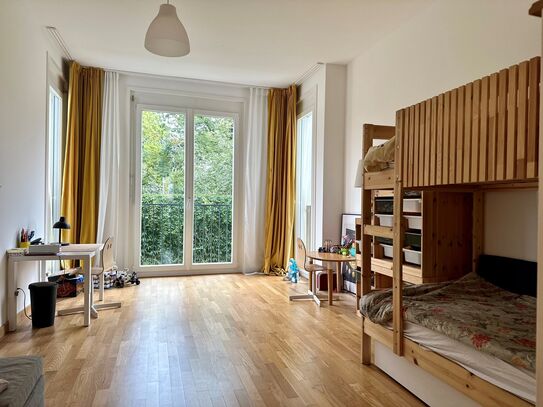 Spacious, Sunny, and Quiet Apartment Next to Three Parks in the Heart of Berlin