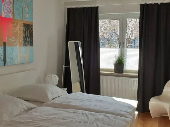 Wunderschöne, helle vollmöblierte 3-Zimmer-Wohnung mit EBK & Balkon!