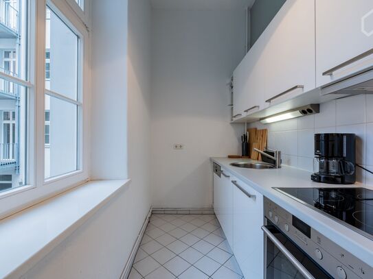 FIRST-TIME rent, Charming 1-Room Apartment in Prenzlauer Berg with fiber optic internet