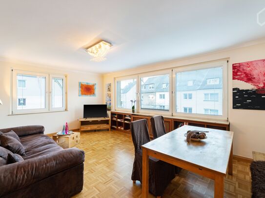 Luxuriöse Wohnung mit Balkon, zentral und trotzdem ruhig.