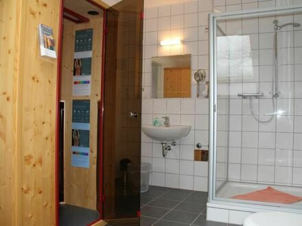 Gemütliches 1-Zimmer-Apartment mit separatem Bad u. Infrarotkabine in Düsseldorf | Cozy singleroom apartment with separ…