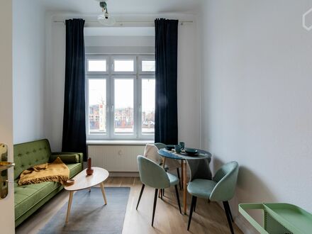 2 Zimmer Terasse-Altbau. Charme in Friedrichshain's Samariterkietz.