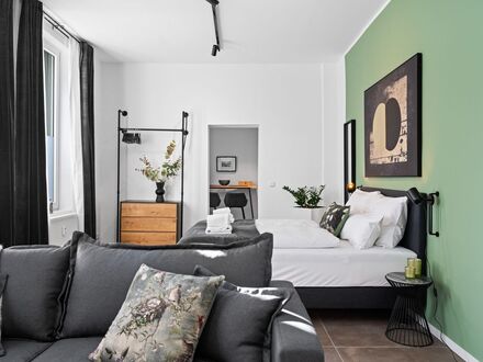 Helles und modernes Studio in Krefeld-Innenstadt - Nähe Hbf - mit Innenhof | Bright and modern studio in Krefeld city c…