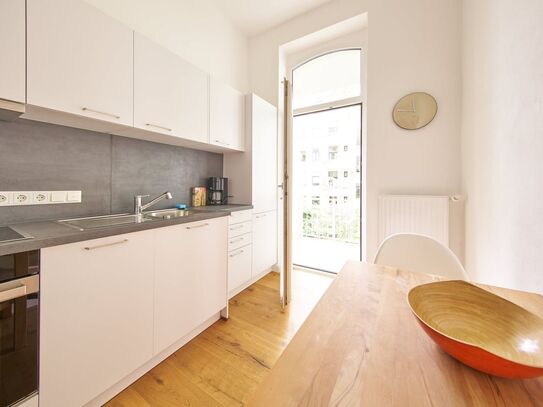 Beautiful, bright and fully renovated flat from the Wilhelminian era, Hannover - Amsterdam Apartments for Rent