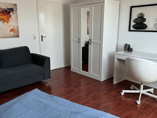 Modern and spacious room in Central Düsseldorf