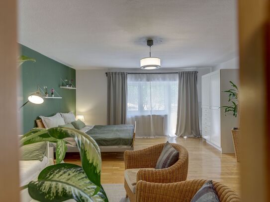 Großzügiges Studio-Maisonette mit Balkon & Parkplatz | Zentrale, ruhige Lage