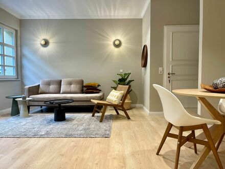 Altbau-Wohnung in einem denkmalgeschützten Gebäude in der Nördlichen Innenstadt Potsdams. | Quiet and luxurious apartme…