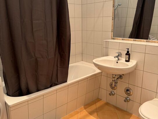 Charming Fully Furnished Apartment with Balcony and Helmholtzplatz View in Prenzlauer Berg, Berlin - Amsterdam Apartmen…