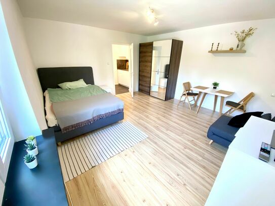 Erstbezug nach Sanierung: ansprechende 1-Zimmer-Wohnung mit EBK in Schwabing, MünchenCharmantes Studio Apartment in Mün…