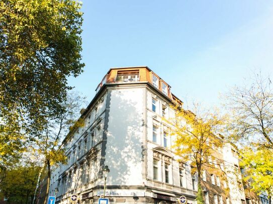 Neu möblierte Altbauwohnung am Oberbilker Markt