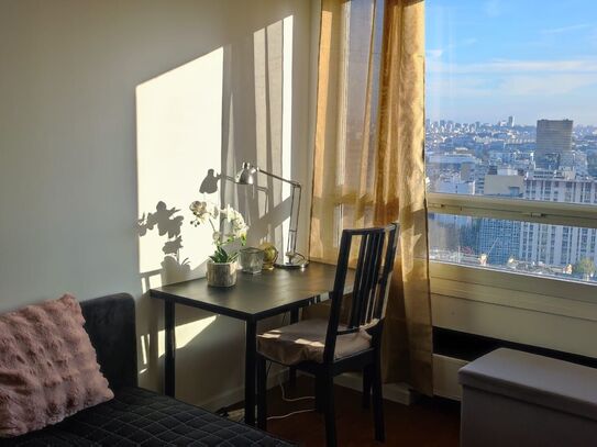 A Cosy Room in coliving with a Family -View on Paris