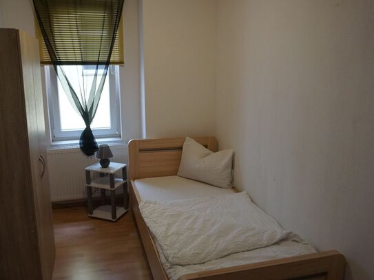 Modern Furnished Studio in Central Location – Perfect for Students and Professionals!