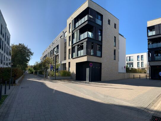 Quiet & luxurious 2 room apartment with underground parking space in Cologne