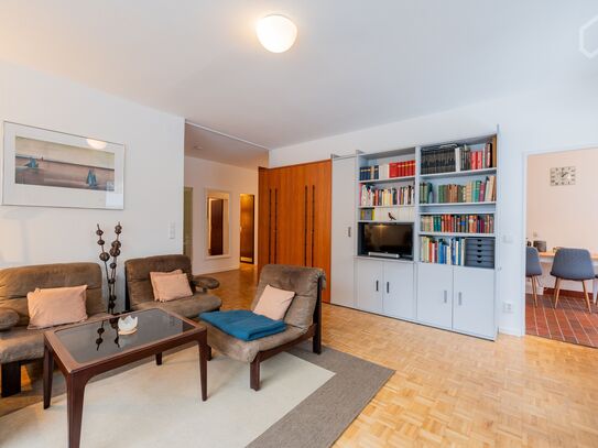 fashionable and charming apartment with big pool, garden & sauna - in the most beautiful area of Berlin