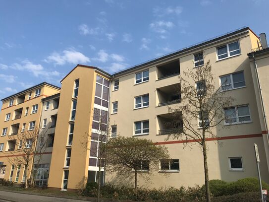 Geräumige Wohnung mit Balkon und Parkplatz