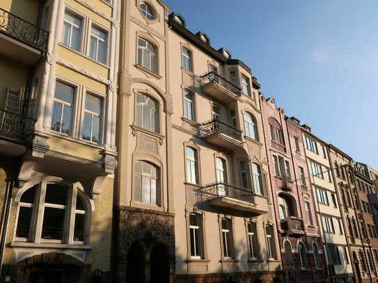 Wunderschöne Dachgeschoss-Loft im historischen Ambiente mit moderner Einrichtung