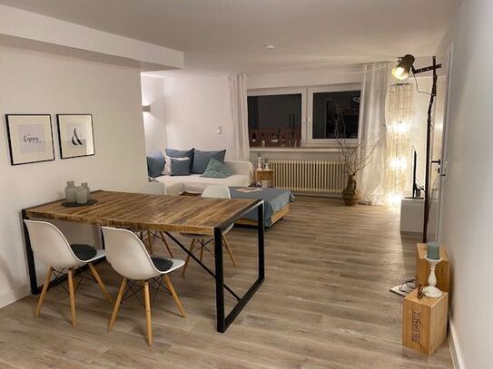 Voll möbliertes & großes Design-Apartment / Wohnung