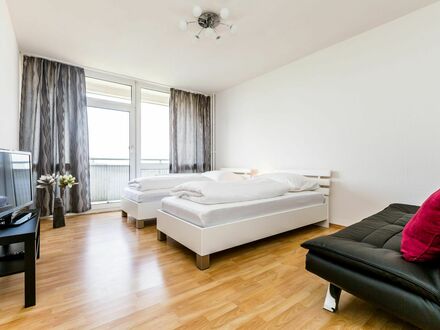 Messewohnung in zentraler Lage in Köln Deutz mit Domblick und Balkon und gratis W-LAN | Trade fair apartment in a centr…