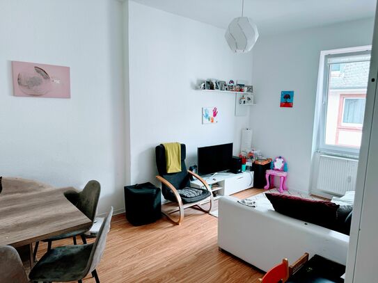 Häusliche, helle Wohnung in Frankfurt am Main