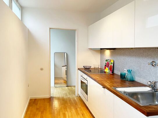 Small mid-terrace house in the middle of Tiergarten., Berlin - Amsterdam Apartments for Rent