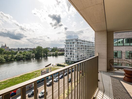 Luxurious apartment with an amazing view of the Berlin Wall and the Spree River