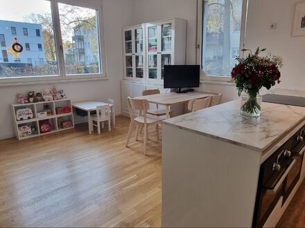 Stilvolles und wundervolles Zuhause in Biesdorf (Berlin) | 2 room appartment with terrace 2 min from S-Bahn