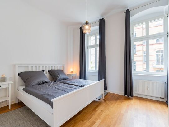 High-quality furnished apartment with elevator in the quiet inner courtyard on Warschauer Str., Berlin - Amsterdam Apar…