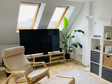 Traumhafte 2-Zimmer Dachgeschosswohnung mit Terrasse | Fantastic 2-room attic apartment with terrace