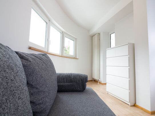 *****FURNISHED DESIGNER APARTMENT IN THE MEDIENHAFEN***** View of the Gehry buildings!