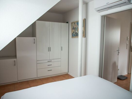 Stylishly furnished, quiet 3 room attic apartment with balcony (95qm) in Bad Vilbel, Bad Vilbel - Amsterdam Apartments…