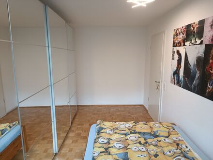 Wohnung mit TG-Stellplatz und guter Anbindung an das öffentliche Verkehrsnetz | Apartment with underground parking space