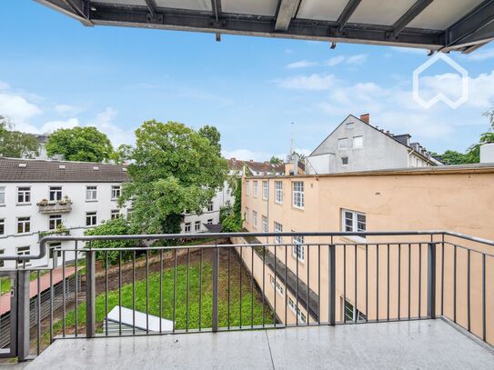 Co-Living: Fantastic and new flat with balcony close to Alster