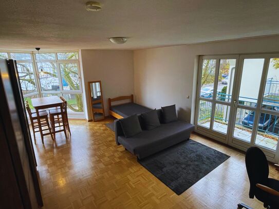 Fantastisches Loft mit schnellen Zugverbindungen zur Stadt, zum Flughafen und in die Natur