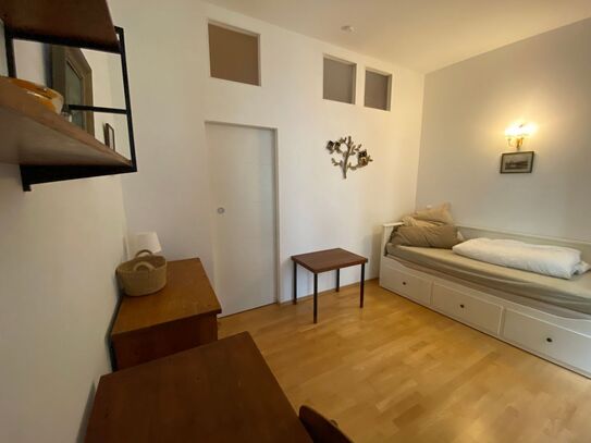 Great duplex apartment with balcony in excellent location, Berlin - Amsterdam Apartments for Rent