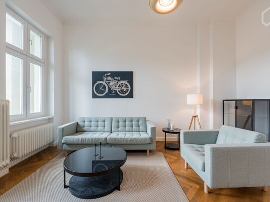 Elegant & bright classic 2 bedroom apartment