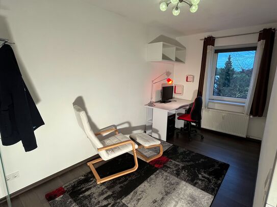 Modern, renovated, completely and high-quality equipped apartment in Hamburg-Bahrenfeld