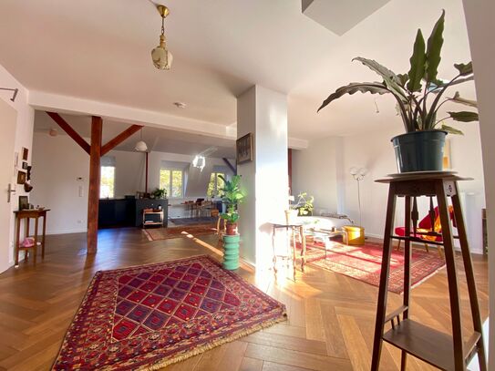 Bright & spacious loft near Treptower Park (Berlin)