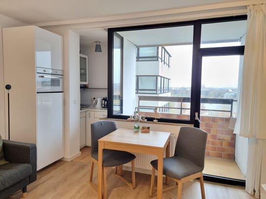 Beautiful panoramic view over Nuremberg & directly at the Wördersee, with balcony and TG, WLAN