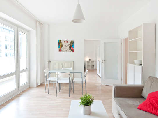 2 Schlafzimmer: Wunderschöne Wohnung mit riesigem Bakon (8 Meter!) in Berlin Mitte beim Alex