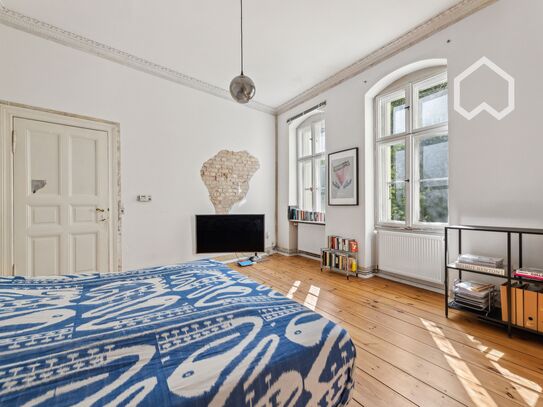 2 room apartment furnished in quiet prime location directly at Volkspark Friedrichshain.