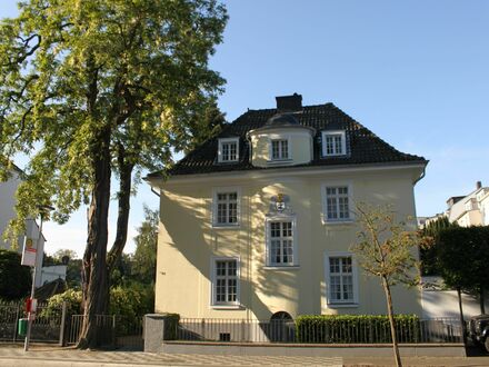 wunderschöne Zweizimmerwohnung Nähe Schloß Benrath | beautiful two room apartment near castle Benrath
