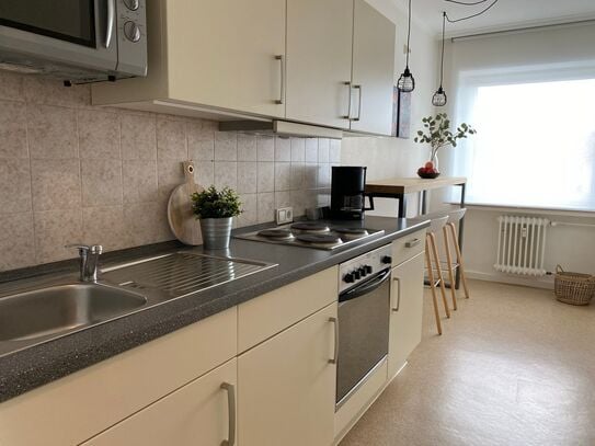 Wonderful, spacious 2 room apartment (Cologne), including cleaning service and balcony