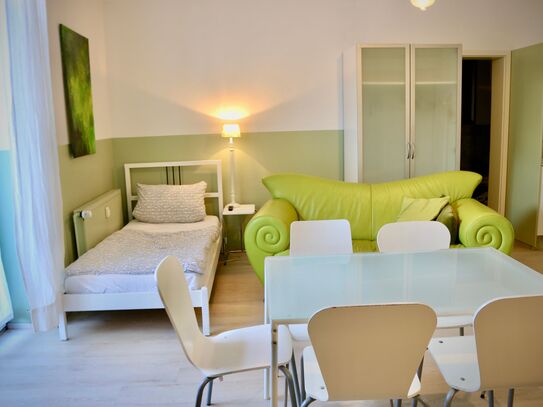 Modern Loft (35 m²) on the Ground Floor — Fully Furnished, No Deposit, Cleaning Service, City Registration!