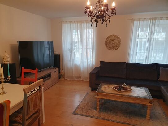 Beautiful, fully renovated apartment in an old building in a quiet, top location in munich