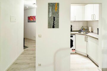 Frisch saniertes und luxuriös möbliertes Apartment 41 qm zur Pauschalmiete, 40215 Düsseldorf