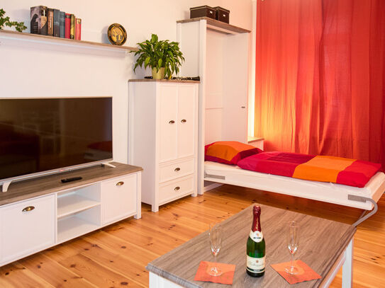 Neat flat in quiet street